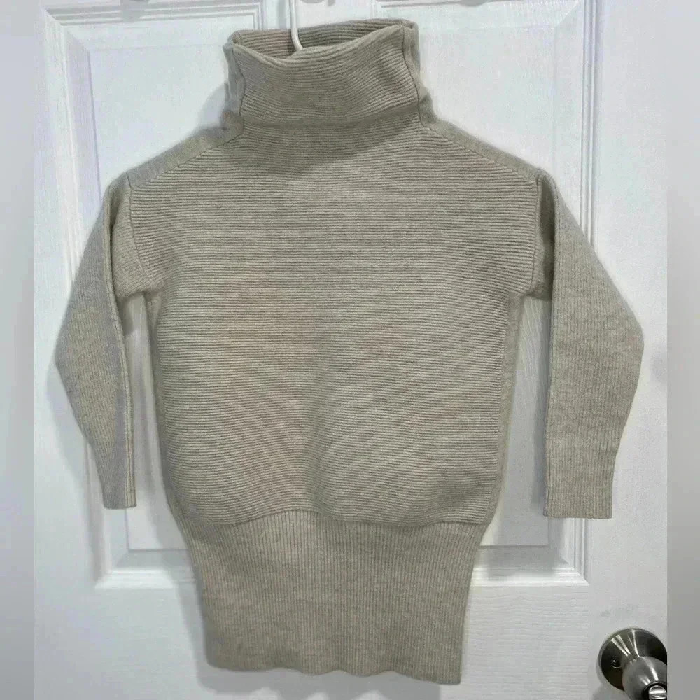 Aritzia babaton Cream/grey Turtleneck Sweater top